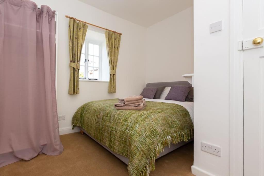 Beautifully Renovated Old Sweet Shop Holiday home Youlgreave