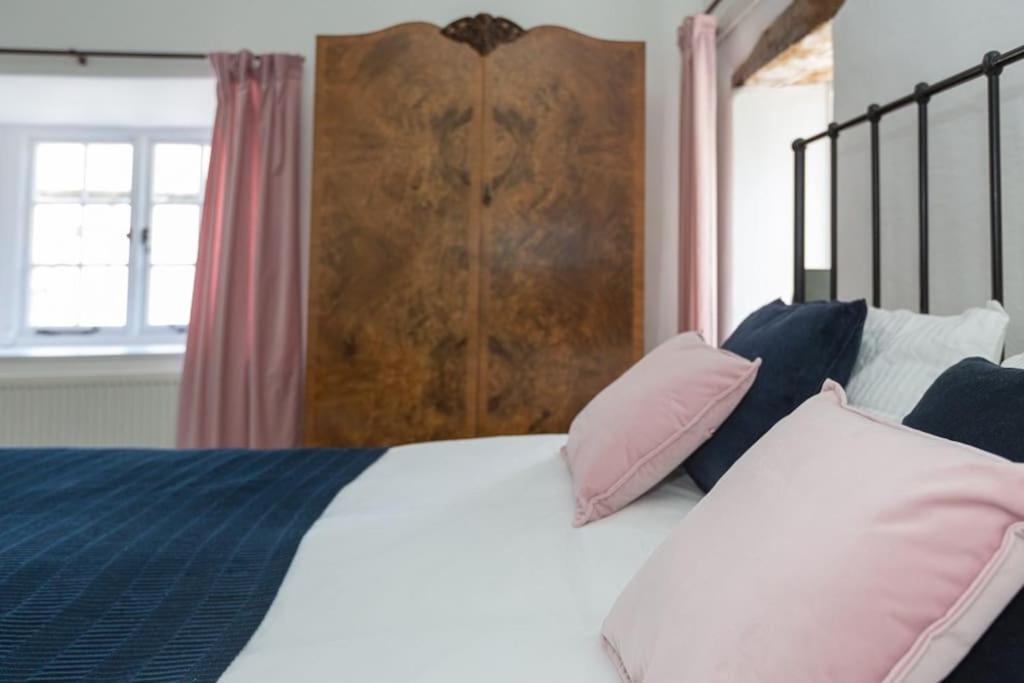 Beautifully Renovated Old Sweet Shop Holiday home